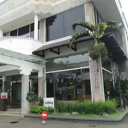 Grand Hotel Lembang Exteriör bild